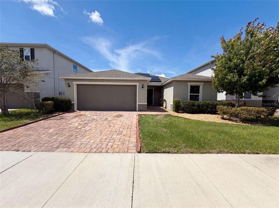 For Sale: $370,000 (4 beds, 2 baths, 1997 Square Feet)