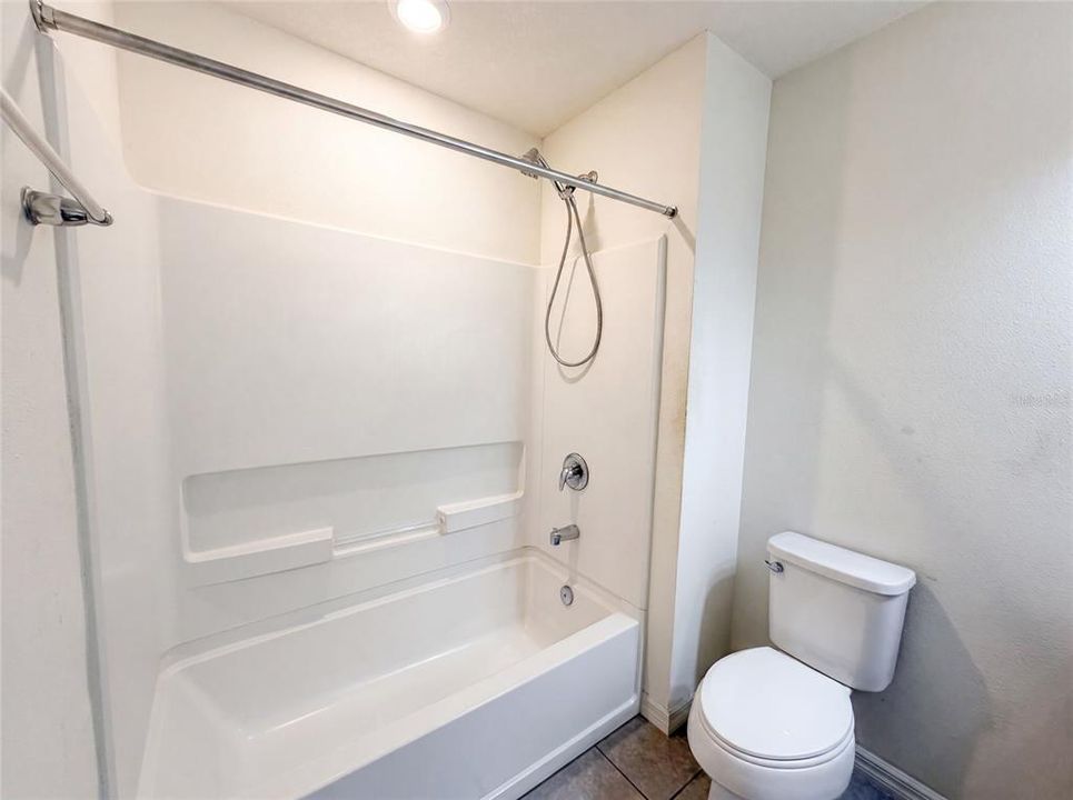 For Sale: $370,000 (4 beds, 2 baths, 1997 Square Feet)