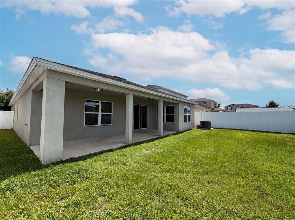 For Sale: $370,000 (4 beds, 2 baths, 1997 Square Feet)