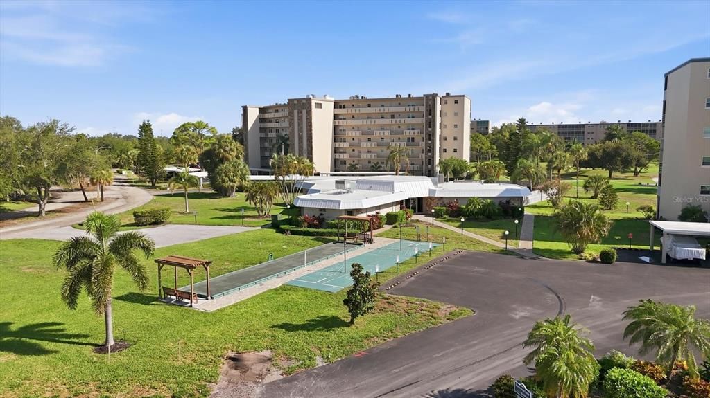 На продажу: $179,000 (2 спален, 2 ванн, 1008 Квадратных фут)