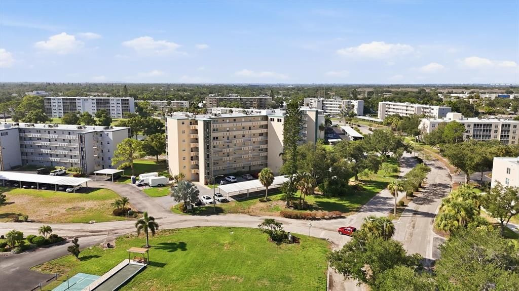 На продажу: $179,000 (2 спален, 2 ванн, 1008 Квадратных фут)