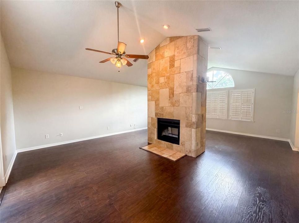 For Sale: $640,000 (3 beds, 3 baths, 2594 Square Feet)