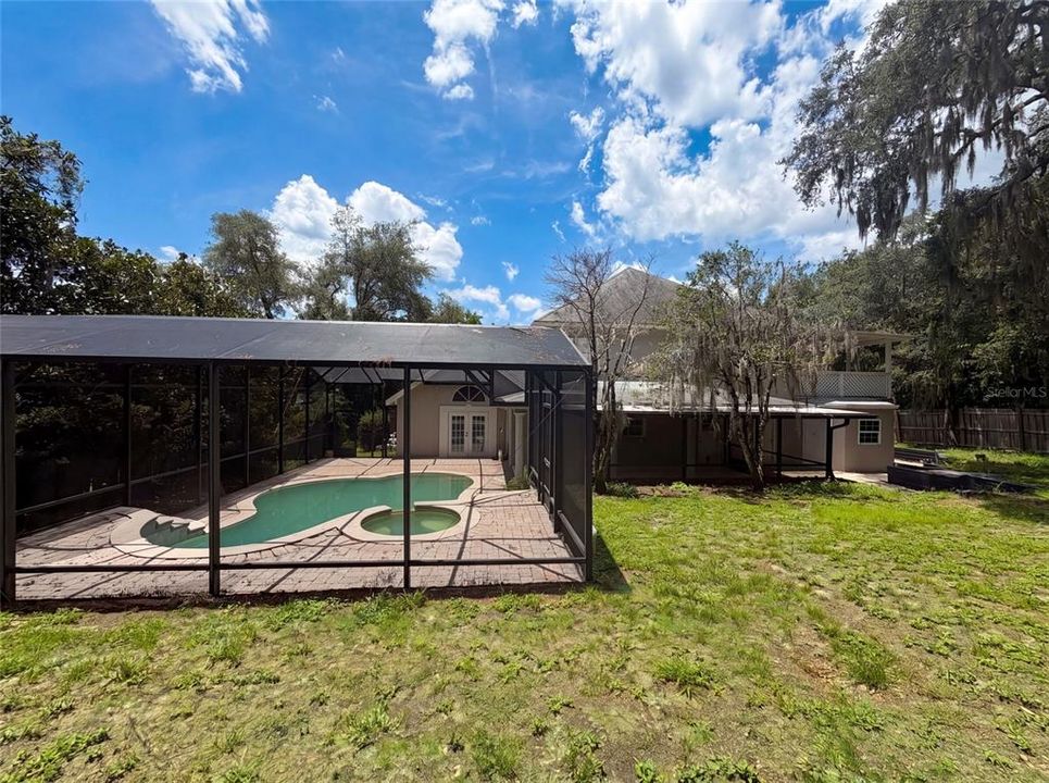 For Sale: $640,000 (3 beds, 3 baths, 2594 Square Feet)