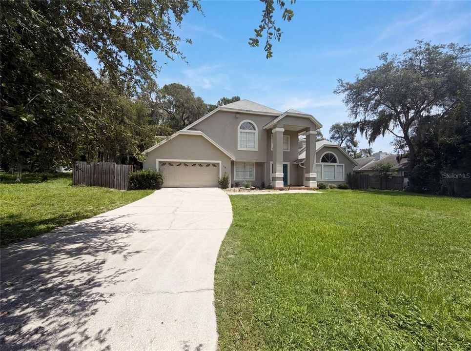 For Sale: $640,000 (3 beds, 3 baths, 2594 Square Feet)