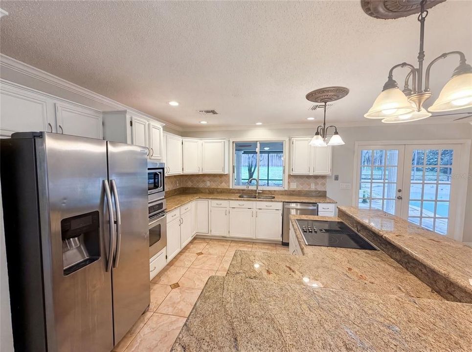 For Sale: $640,000 (3 beds, 3 baths, 2594 Square Feet)