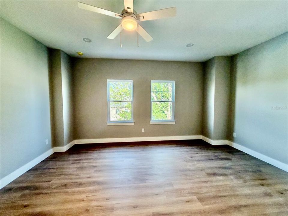 En Renta: $4,995 (4 camas, 3 baños, 2377 Pies cuadrados)