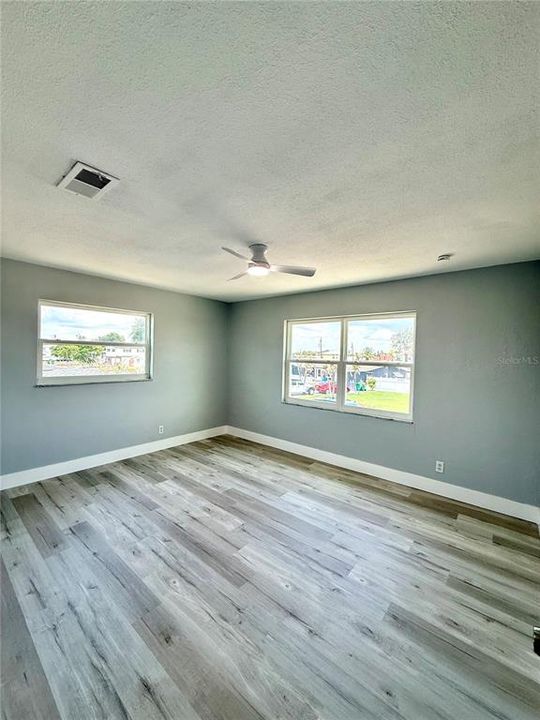 For Sale: $385,000 (3 beds, 2 baths, 1538 Square Feet)