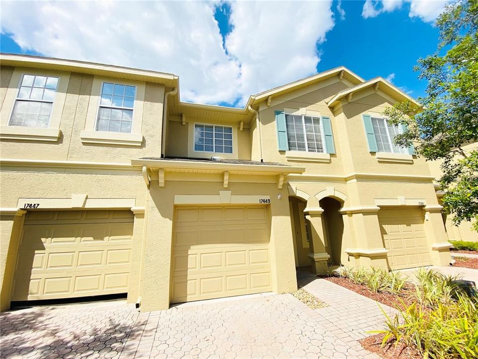 En Venta: $295,000 (3 camas, 2 baños, 1842 Pies cuadrados)