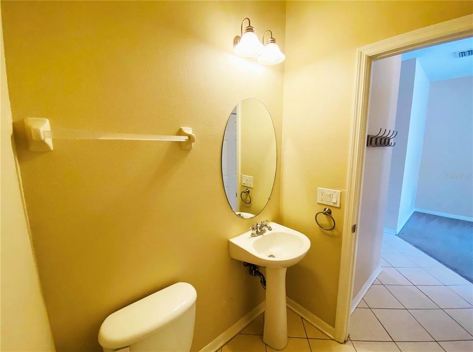 En Venta: $295,000 (3 camas, 2 baños, 1842 Pies cuadrados)