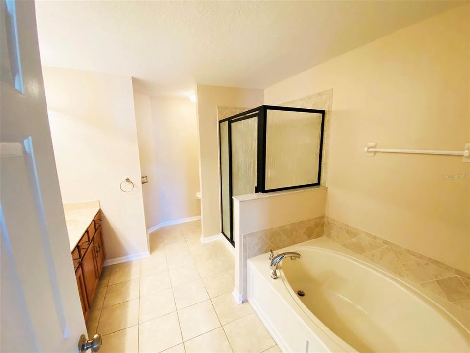 En Venta: $295,000 (3 camas, 2 baños, 1842 Pies cuadrados)