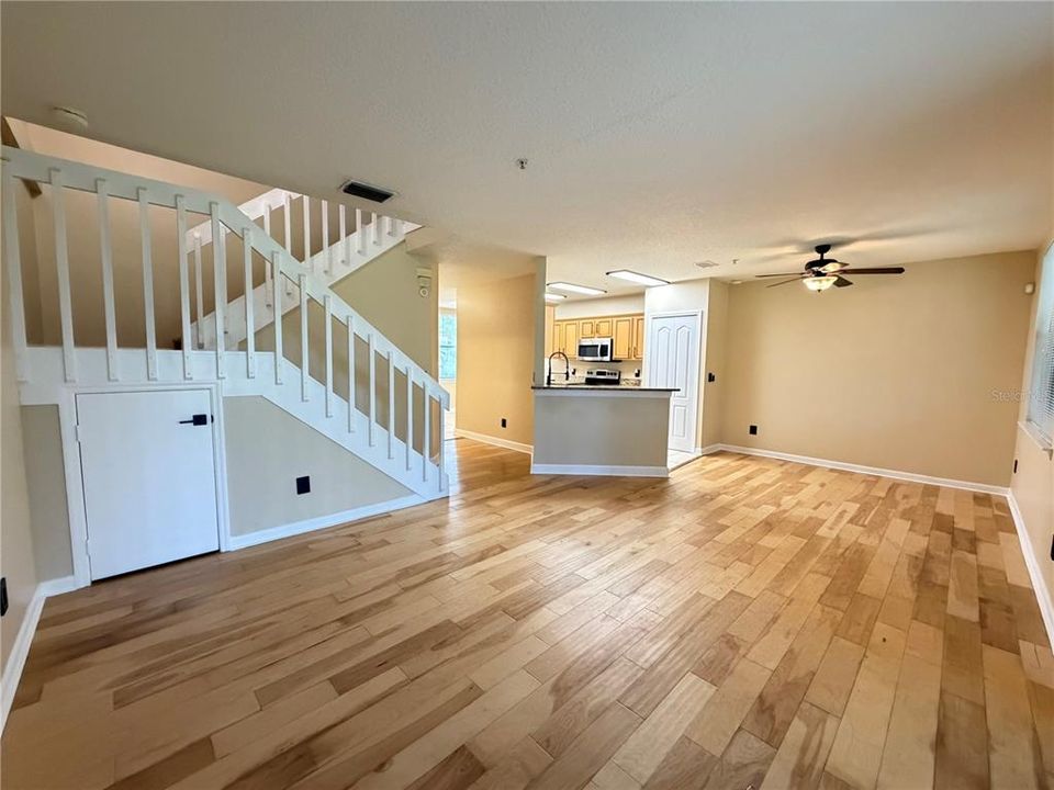 For Rent: $2,695 (3 beds, 3 baths, 1550 Square Feet)