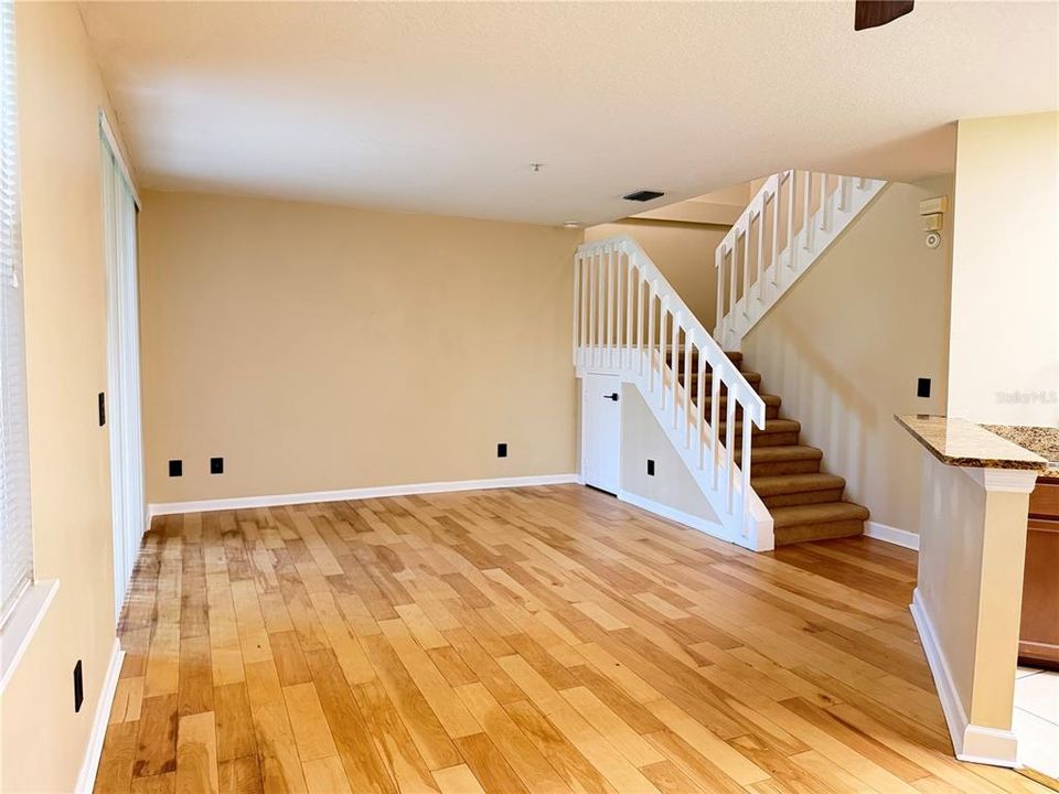For Rent: $2,695 (3 beds, 3 baths, 1550 Square Feet)