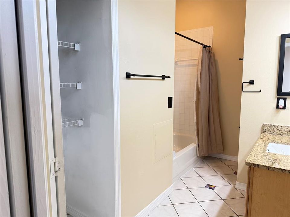 For Rent: $2,695 (3 beds, 3 baths, 1550 Square Feet)