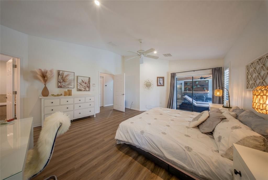 En Venta: $689,900 (4 camas, 3 baños, 2797 Pies cuadrados)