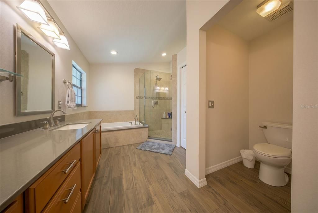 En Venta: $689,900 (4 camas, 3 baños, 2797 Pies cuadrados)
