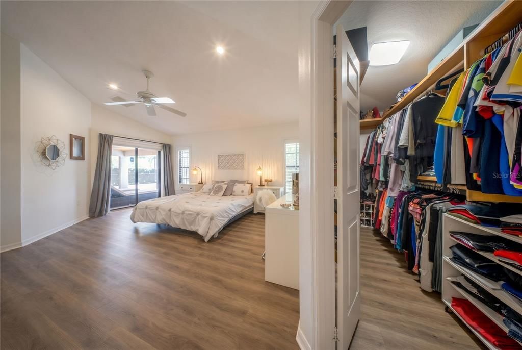 En Venta: $689,900 (4 camas, 3 baños, 2797 Pies cuadrados)