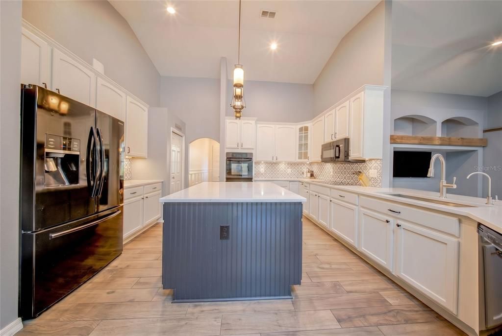 En Venta: $689,900 (4 camas, 3 baños, 2797 Pies cuadrados)