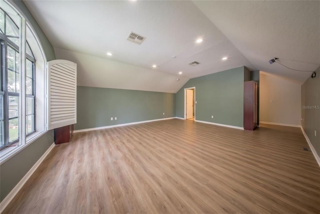 En Venta: $689,900 (4 camas, 3 baños, 2797 Pies cuadrados)