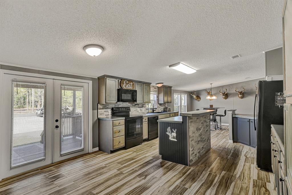 For Sale: $499,000 (4 beds, 3 baths, 2356 Square Feet)
