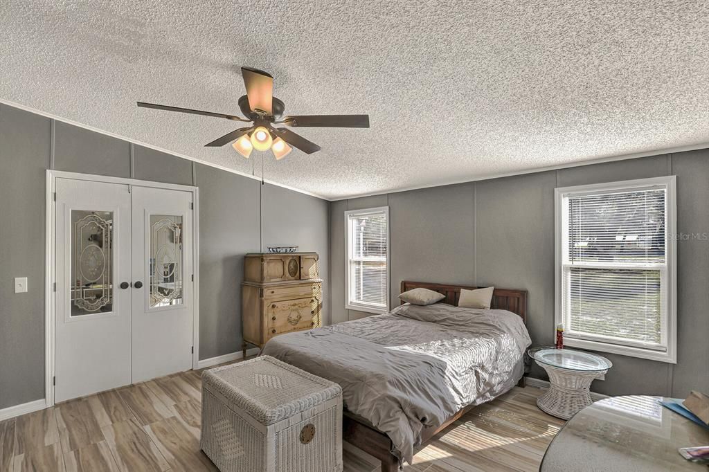 For Sale: $499,000 (4 beds, 3 baths, 2356 Square Feet)