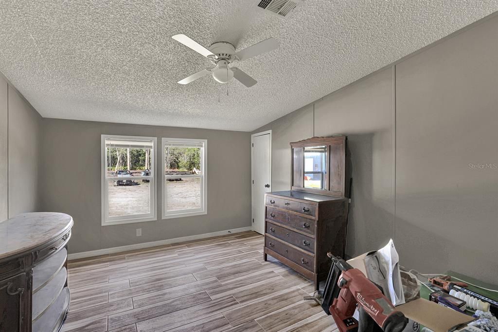 For Sale: $499,000 (4 beds, 3 baths, 2356 Square Feet)