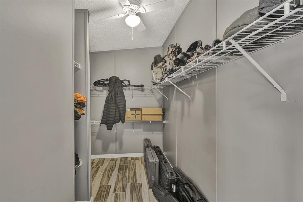 For Sale: $499,000 (4 beds, 3 baths, 2356 Square Feet)
