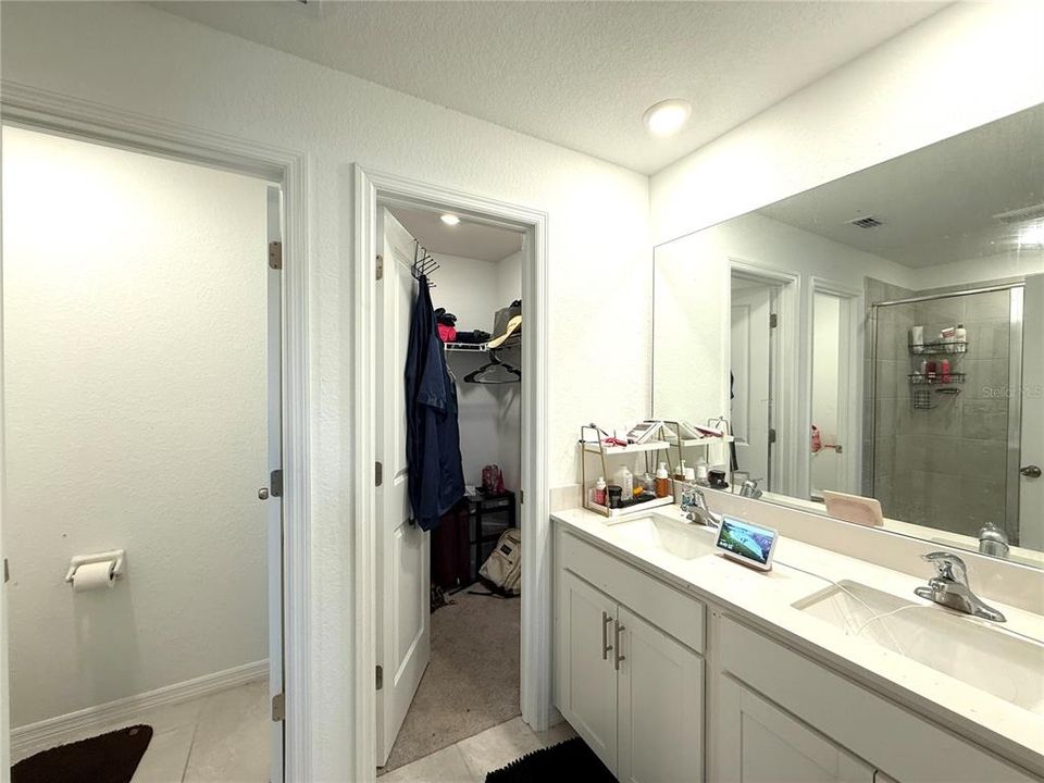 For Sale: $285,000 (3 beds, 2 baths, 1371 Square Feet)