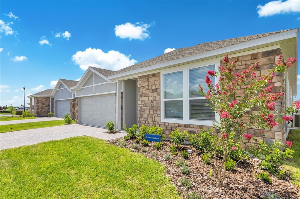 For Rent: $2,500 (3 beds, 2 baths, 1960 Square Feet)