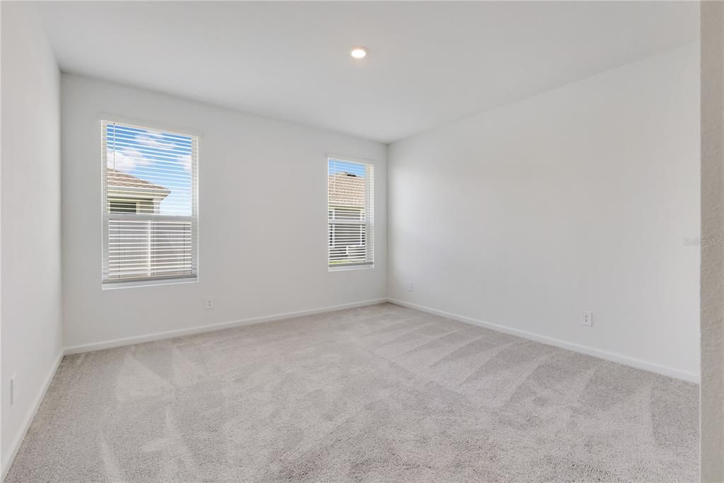 For Rent: $2,500 (3 beds, 2 baths, 1960 Square Feet)