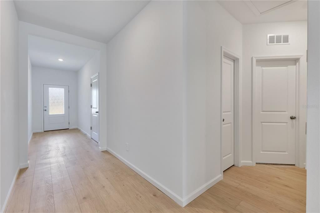 For Rent: $2,500 (3 beds, 2 baths, 1960 Square Feet)