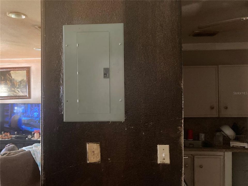 For Sale: $178,000 (3 beds, 1 baths, 1139 Square Feet)