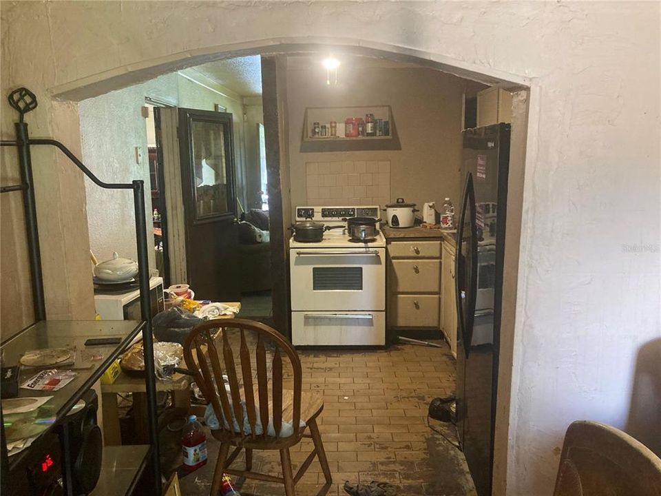 For Sale: $178,000 (3 beds, 1 baths, 1139 Square Feet)