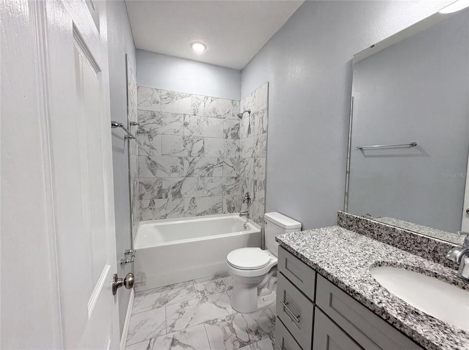 For Sale: $350,000 (3 beds, 3 baths, 1665 Square Feet)