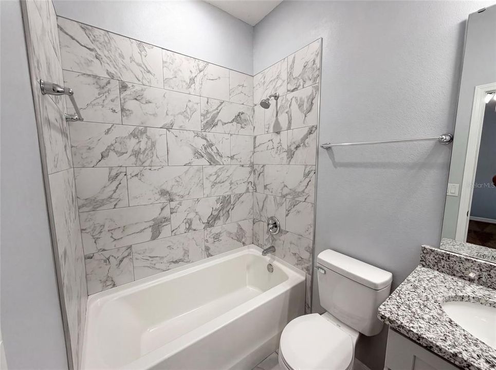 For Sale: $350,000 (3 beds, 3 baths, 1665 Square Feet)
