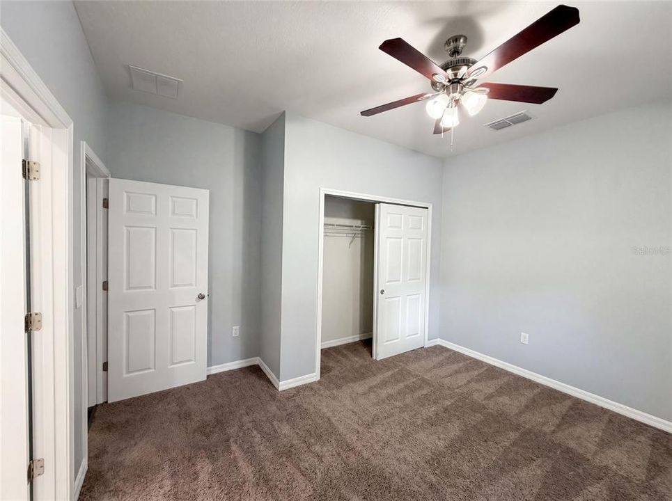 For Sale: $350,000 (3 beds, 3 baths, 1665 Square Feet)