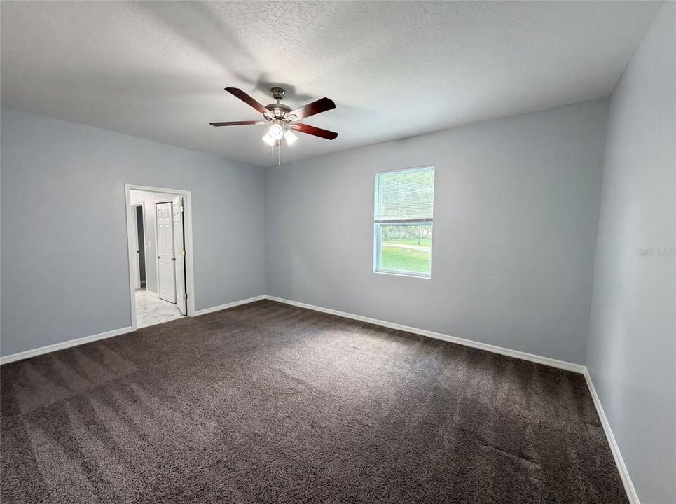 For Sale: $350,000 (3 beds, 3 baths, 1665 Square Feet)