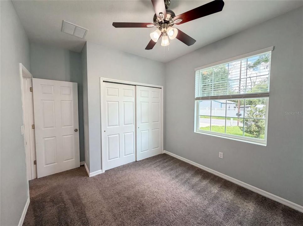 For Sale: $350,000 (3 beds, 3 baths, 1665 Square Feet)