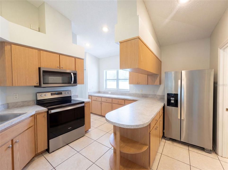 For Sale: $255,000 (3 beds, 2 baths, 1597 Square Feet)