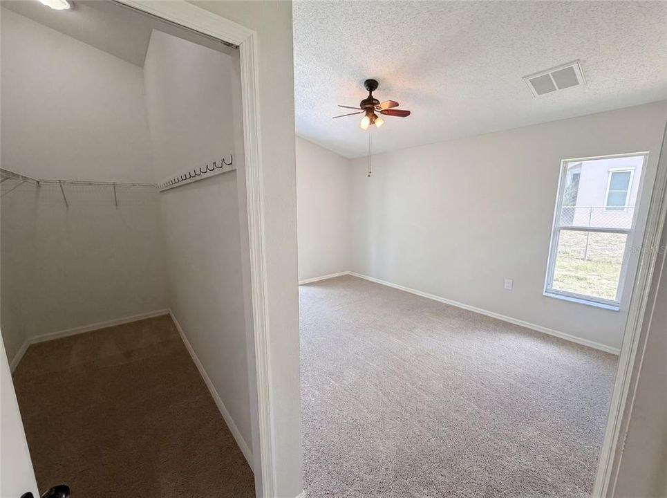 For Sale: $255,000 (3 beds, 2 baths, 1597 Square Feet)