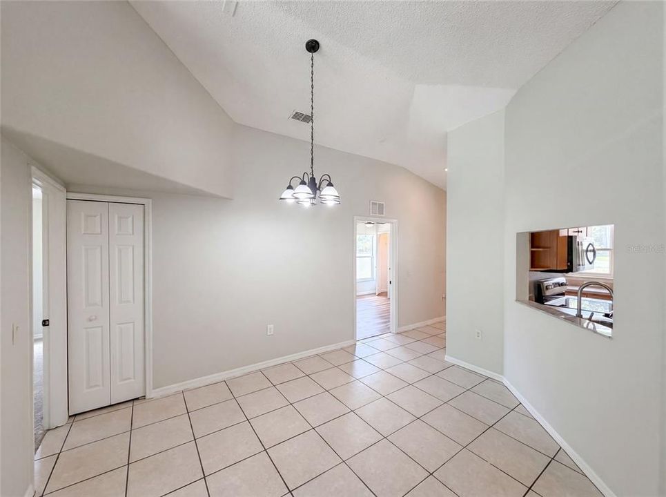 For Sale: $255,000 (3 beds, 2 baths, 1597 Square Feet)