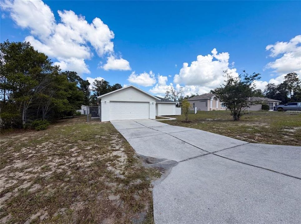 For Sale: $255,000 (3 beds, 2 baths, 1597 Square Feet)