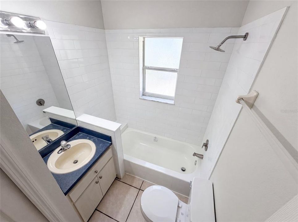 For Sale: $255,000 (3 beds, 2 baths, 1597 Square Feet)