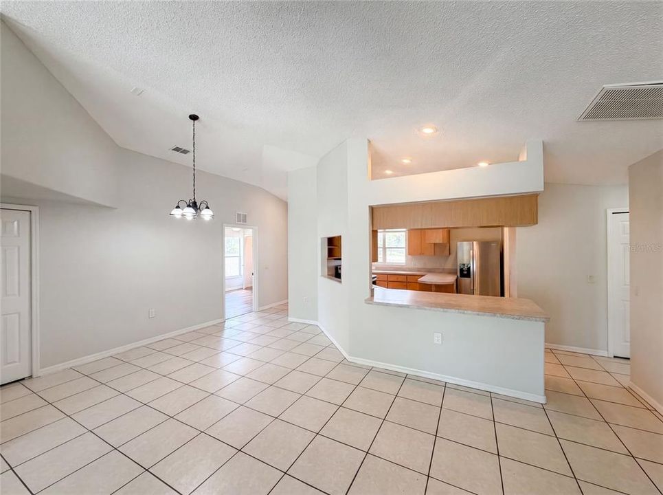 For Sale: $255,000 (3 beds, 2 baths, 1597 Square Feet)