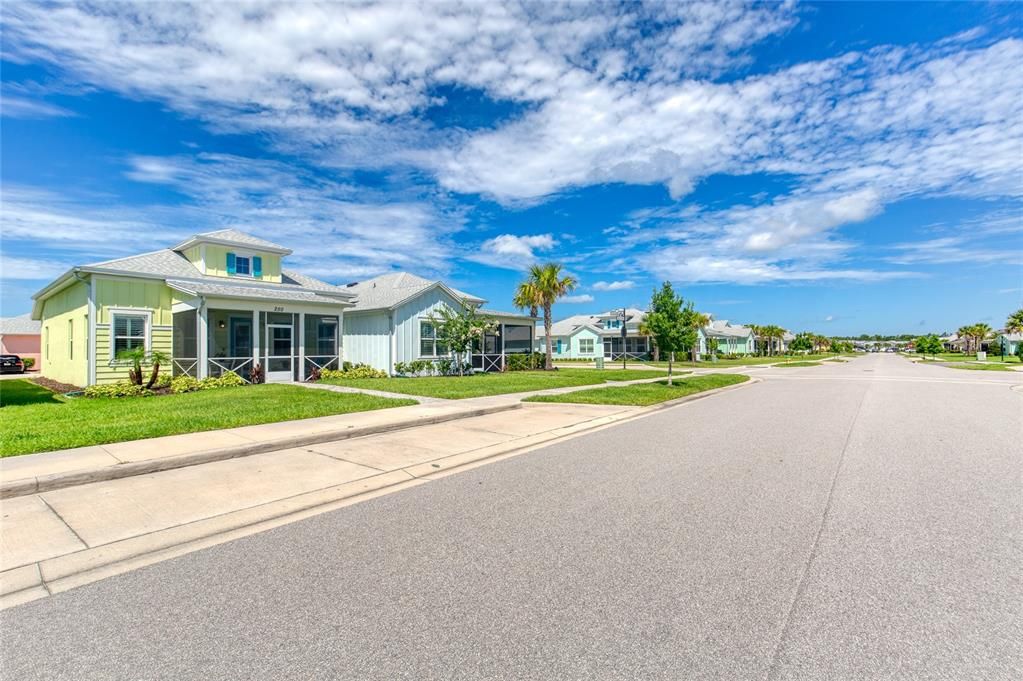 На продажу: $419,900 (2 спален, 2 ванн, 1160 Квадратных фут)