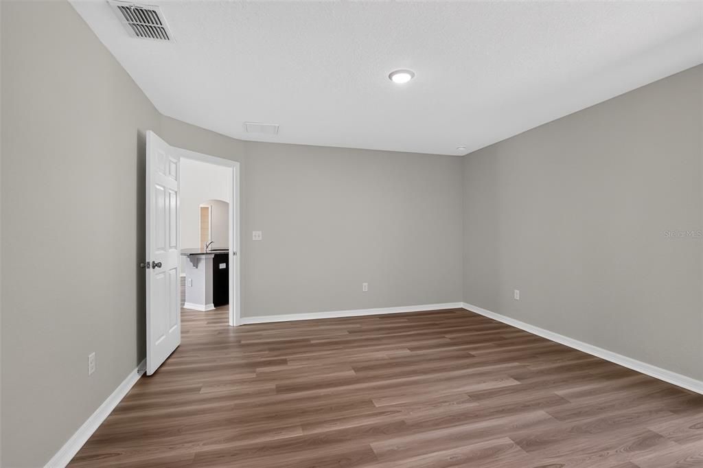 For Sale: $254,900 (3 beds, 2 baths, 1345 Square Feet)