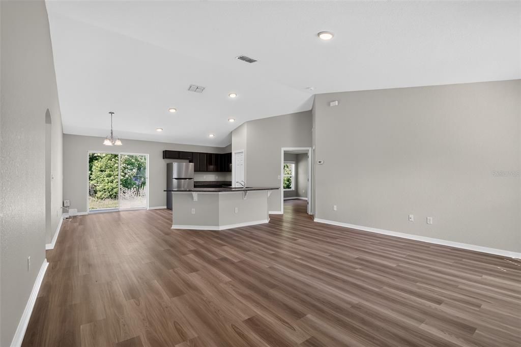For Sale: $254,900 (3 beds, 2 baths, 1345 Square Feet)