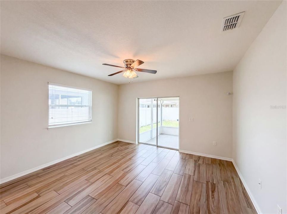 For Sale: $305,000 (4 beds, 2 baths, 1837 Square Feet)