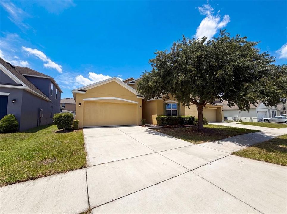 For Sale: $305,000 (4 beds, 2 baths, 1837 Square Feet)