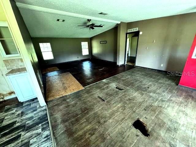 For Sale: $279,900 (3 beds, 2 baths, 2176 Square Feet)