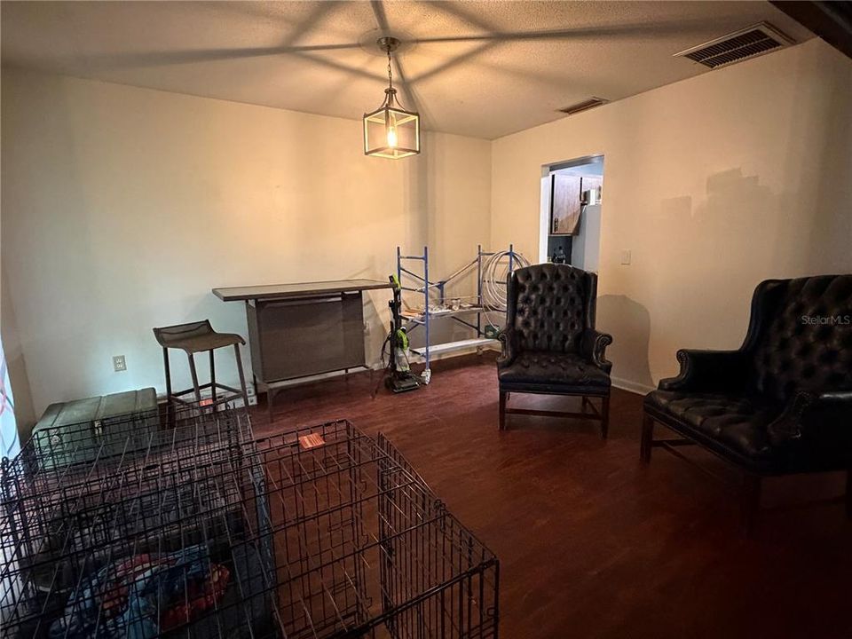 For Sale: $199,900 (2 beds, 2 baths, 1516 Square Feet)